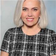 Als erfahrene Englischlehrerin unterrichte ich Sie online mit Begeisterung und Geduld. Gemeinsam trainieren wir sicheres Sprechen.